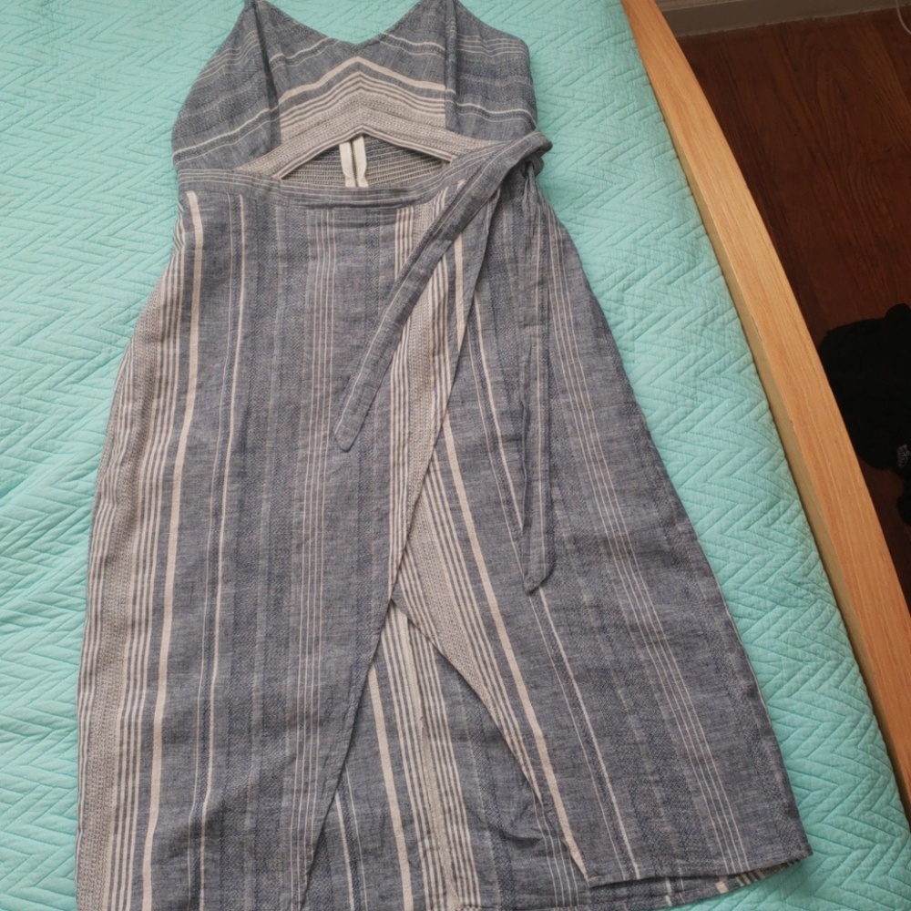 Dress - Picture 2 of 4